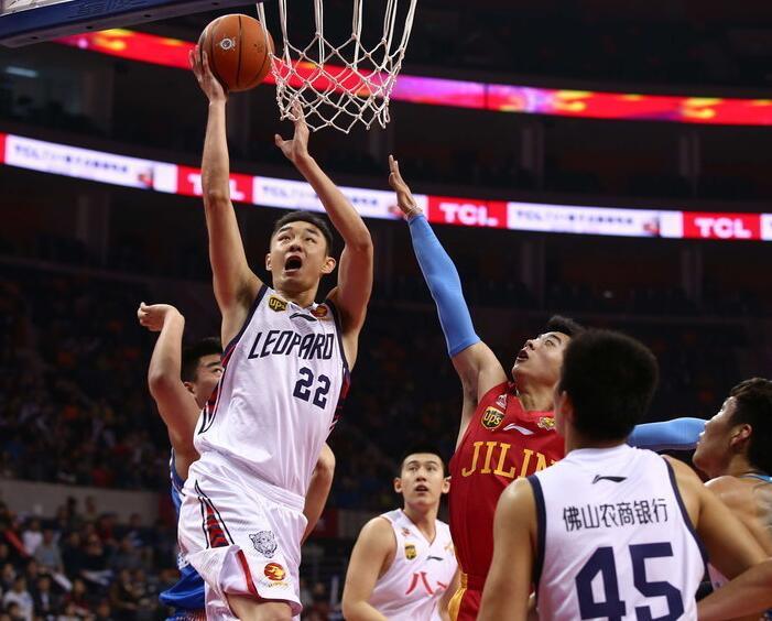 爆冷遭横扫！梁靖崑0-3不敌拉森福斯 无缘晋级男单16强