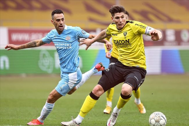 刻保持了领 刻保持了领